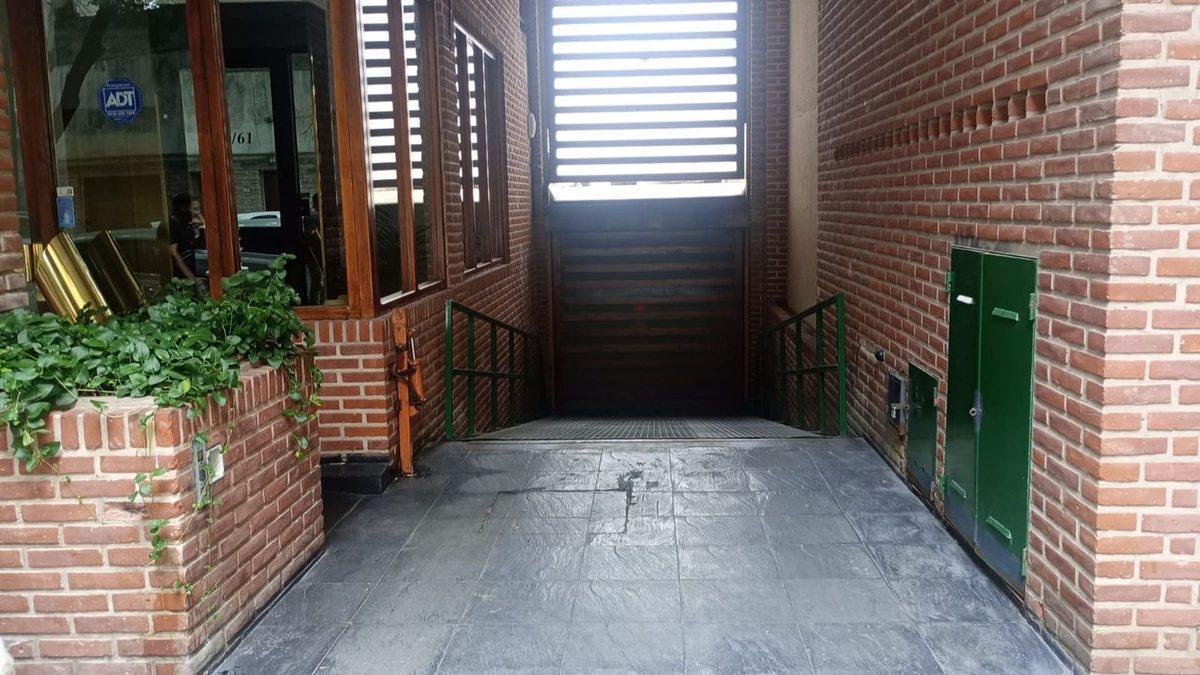 Foto de COCHERA EN VENTA LA PLATA CENTRO PORTON AUTOMATICO, imagen 3