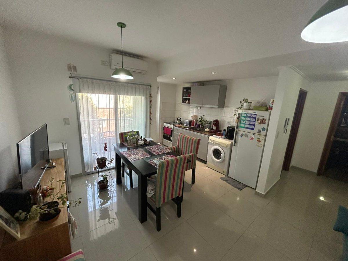 Foto de DEPARTAMENTO EN VENTA LA PLATA 1 DORMITORIO BALCON, imagen 4