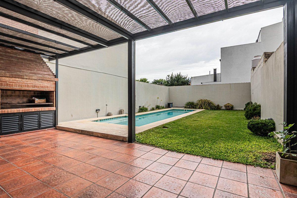 Foto de CASA EN VENTA LA PLATA EN PARQUE SAN MARTÍN, imagen 2