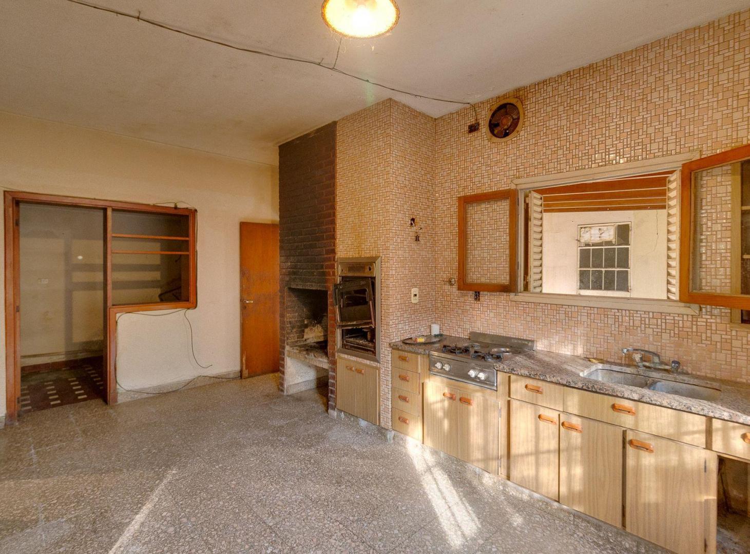 Foto de Casa en venta, Gonnet. 3 dormitorios y parque, imagen 2
