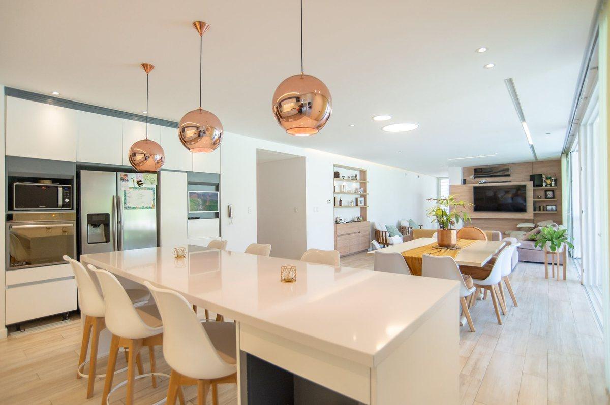 Foto de Casa en Venta Gonnet 4 dormitorios y pileta, imagen 3