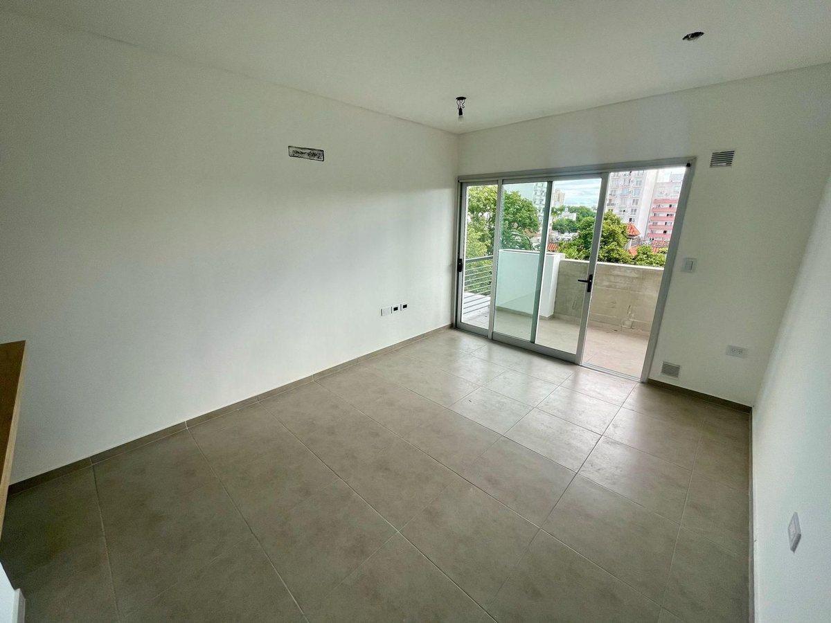 Foto de MONOAMBIENTE EN VENTA LA PLATA COCHERA, imagen 1