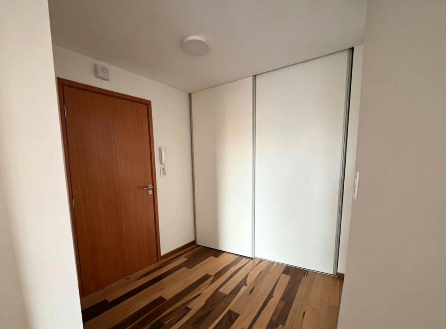 Foto de MONOAMBIENTE EN ALQUILER LA PLATA BARRIO NORTE, imagen 3