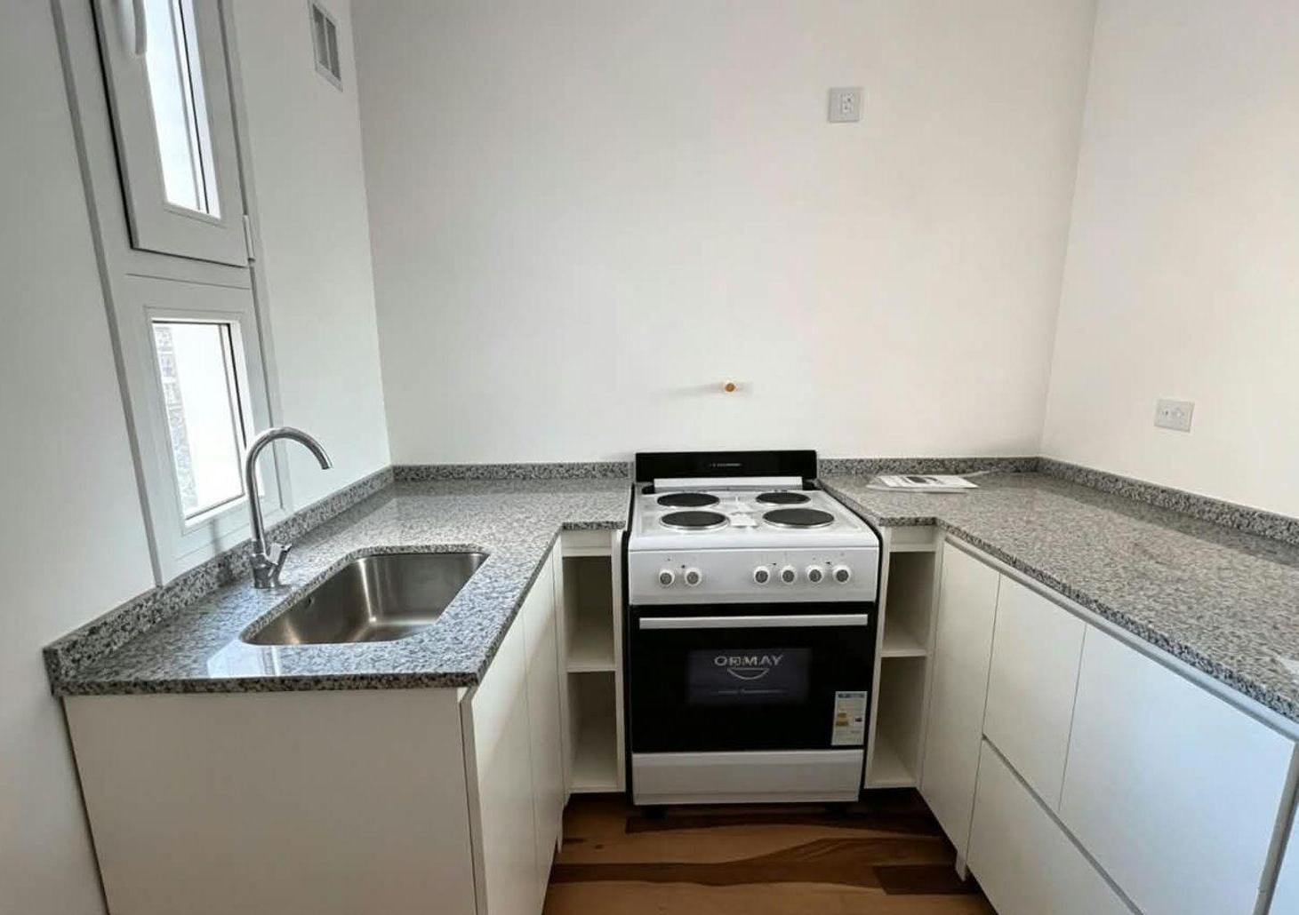 Foto de MONOAMBIENTE EN ALQUILER LA PLATA BARRIO NORTE, imagen 2