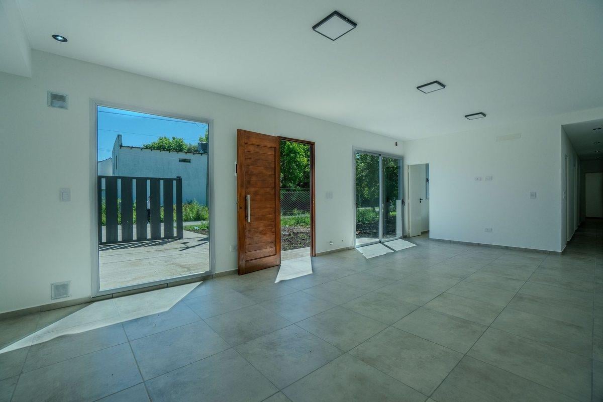 Foto de Casa en venta City Bell. 3 dormitorios, a estrenar, imagen 1