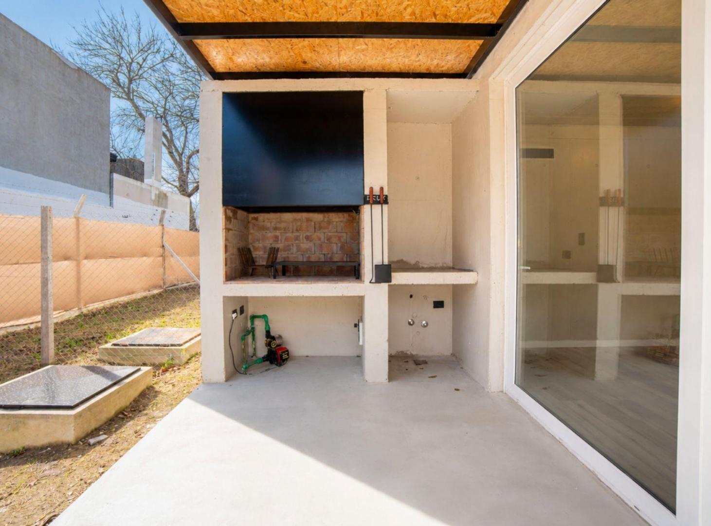 Foto de CASA EN VENTA EN COMPLEJO CERRADO "BRUK", imagen 3