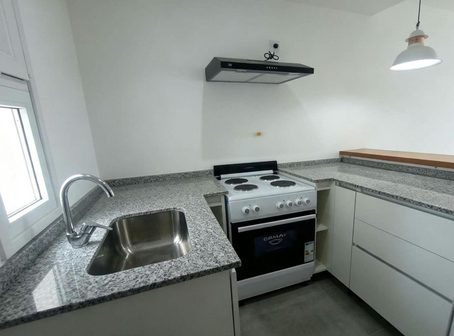 Foto de MONOAMBIENTE EN ALQUILER LA PLATA BARRIO NORTE, imagen 1