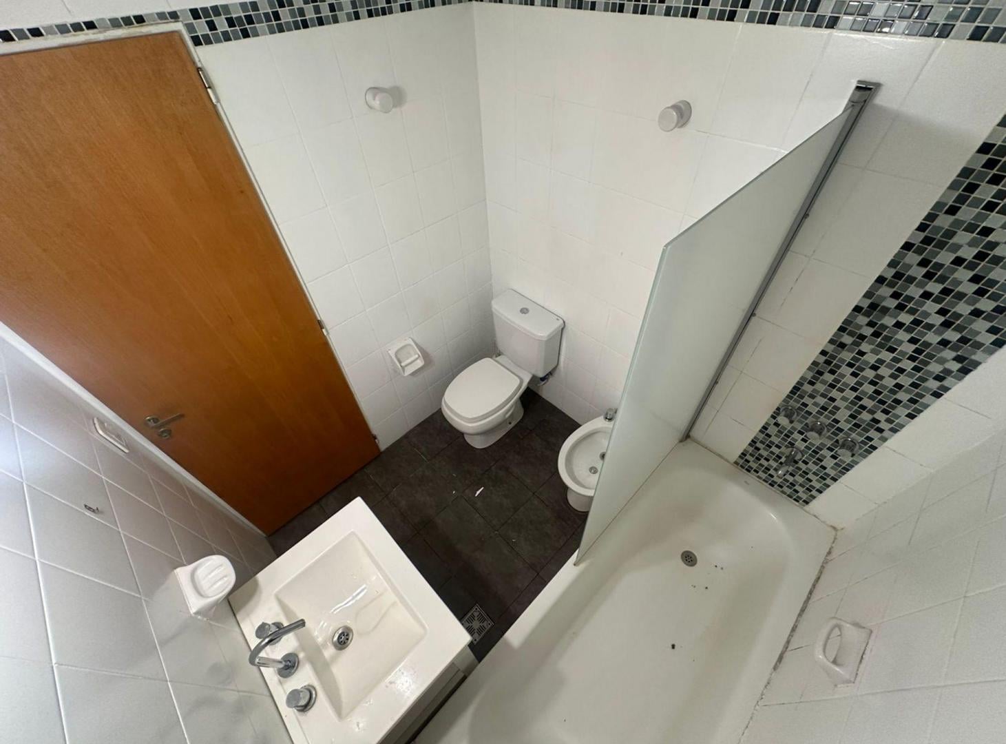 Foto de CASA DUPLEX EN VENTA LA PLATA 3 DORMITORIOS PARQUE, imagen 5