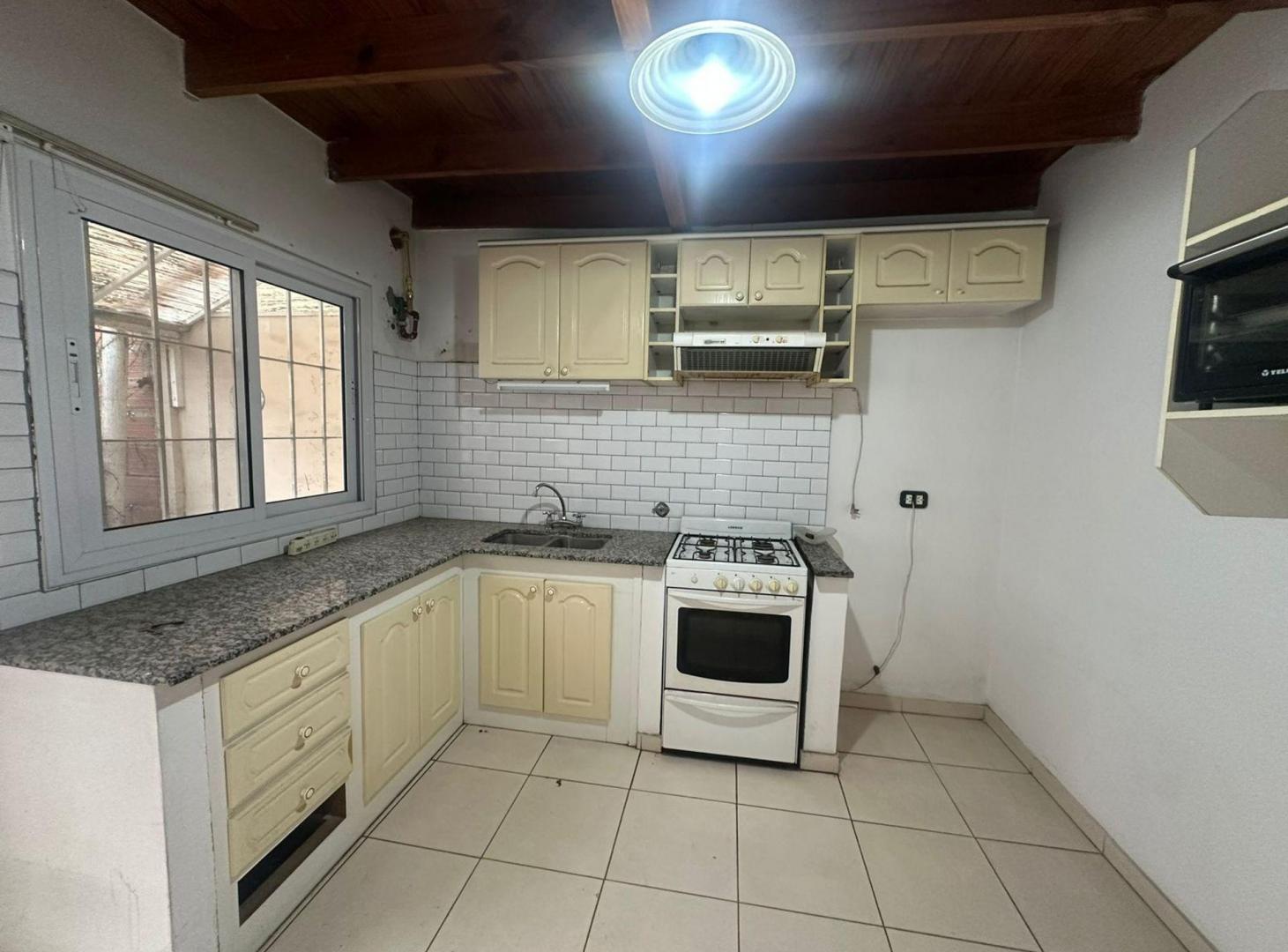 Foto de CASA DUPLEX EN VENTA LA PLATA 3 DORMITORIOS PARQUE, imagen 4