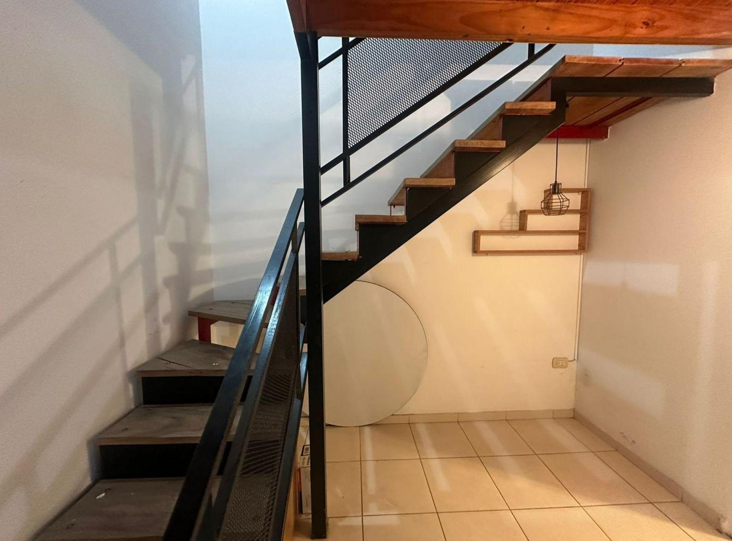 Foto de CASA DUPLEX EN VENTA LA PLATA 3 DORMITORIOS PARQUE, imagen 2