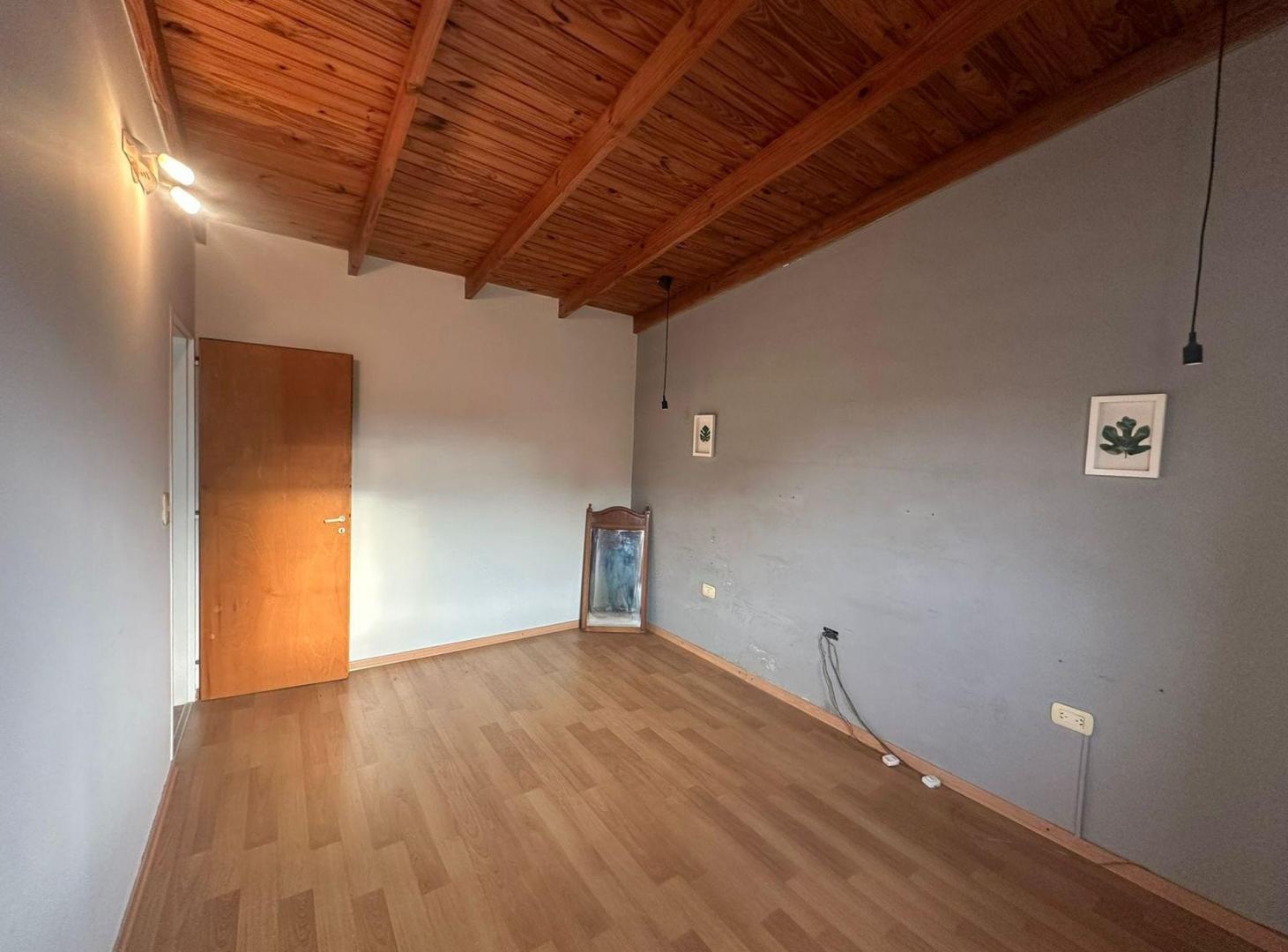 Foto de CASA DUPLEX EN VENTA LA PLATA 3 DORMITORIOS PARQUE, imagen 1
