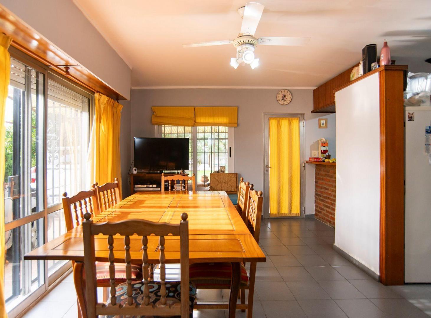 Foto de Casa en Venta Villa Elisa tres domitorios pileta, imagen 4
