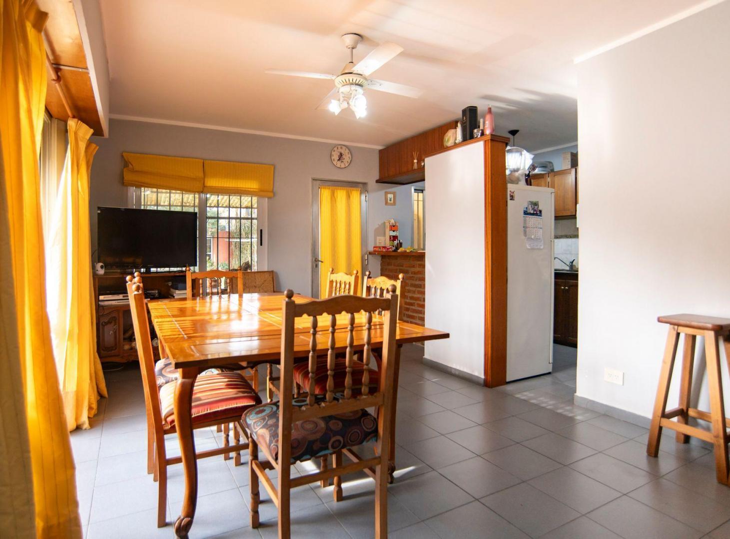 Foto de Casa en Venta Villa Elisa tres domitorios pileta, imagen 1