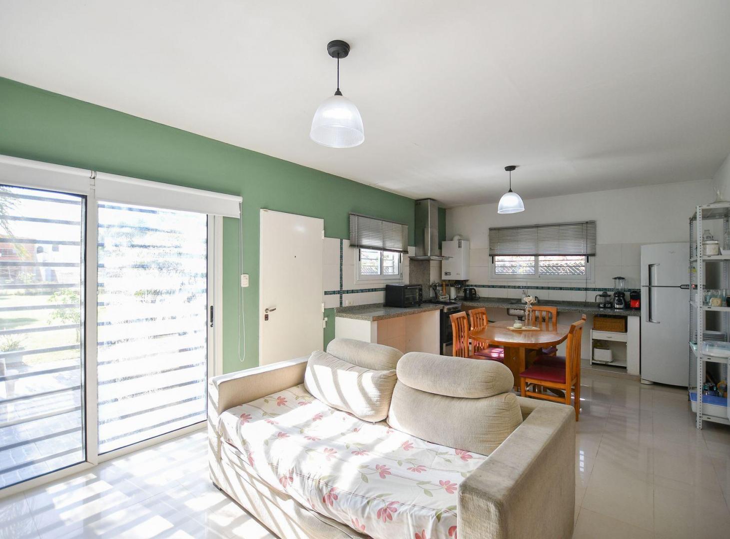 Foto de CASA EN VENTA LA PLATA 3 DORMITORIOS APTO BANCO, imagen 4