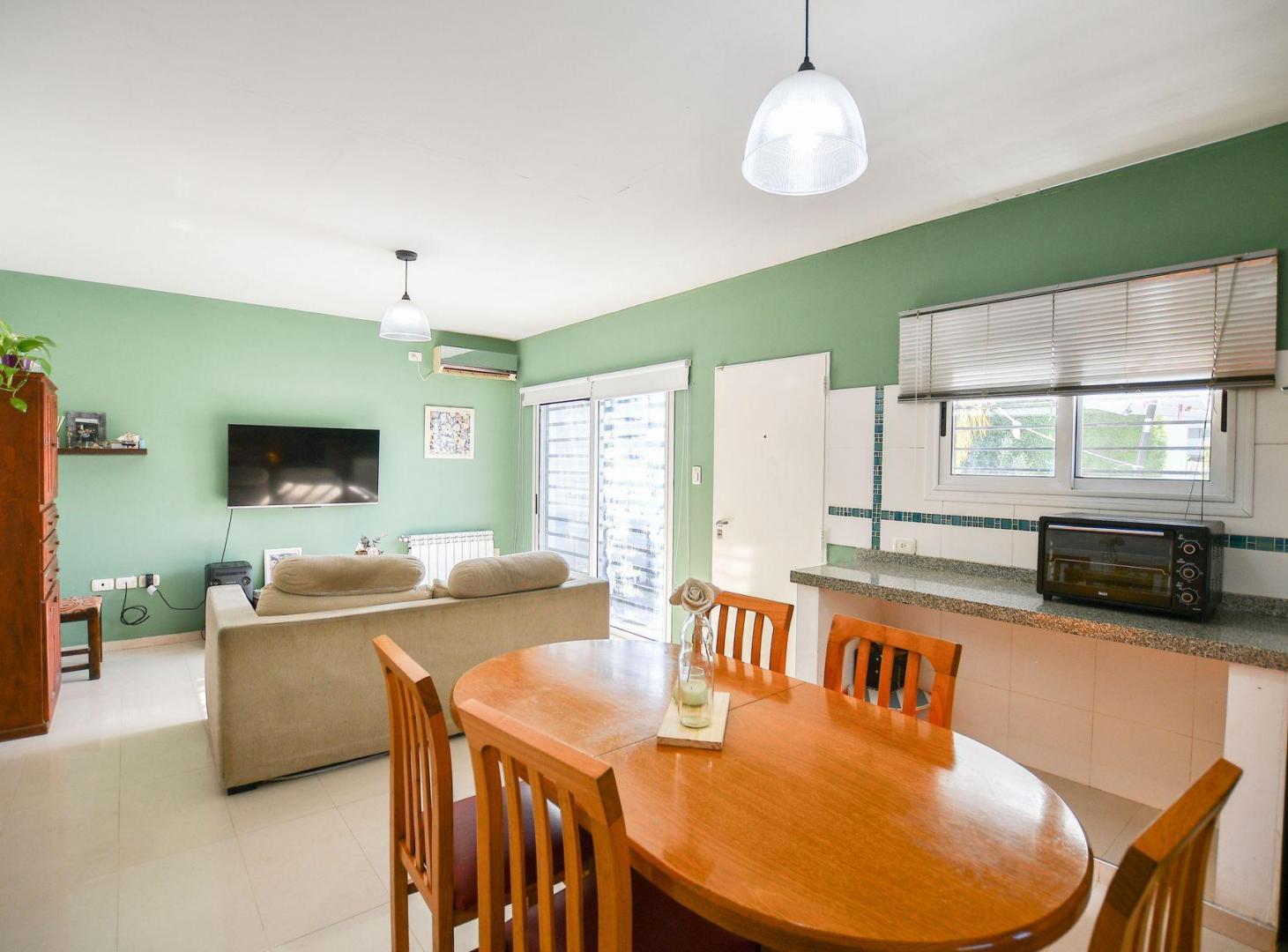 Foto de CASA EN VENTA LA PLATA 3 DORMITORIOS APTO BANCO, imagen 1