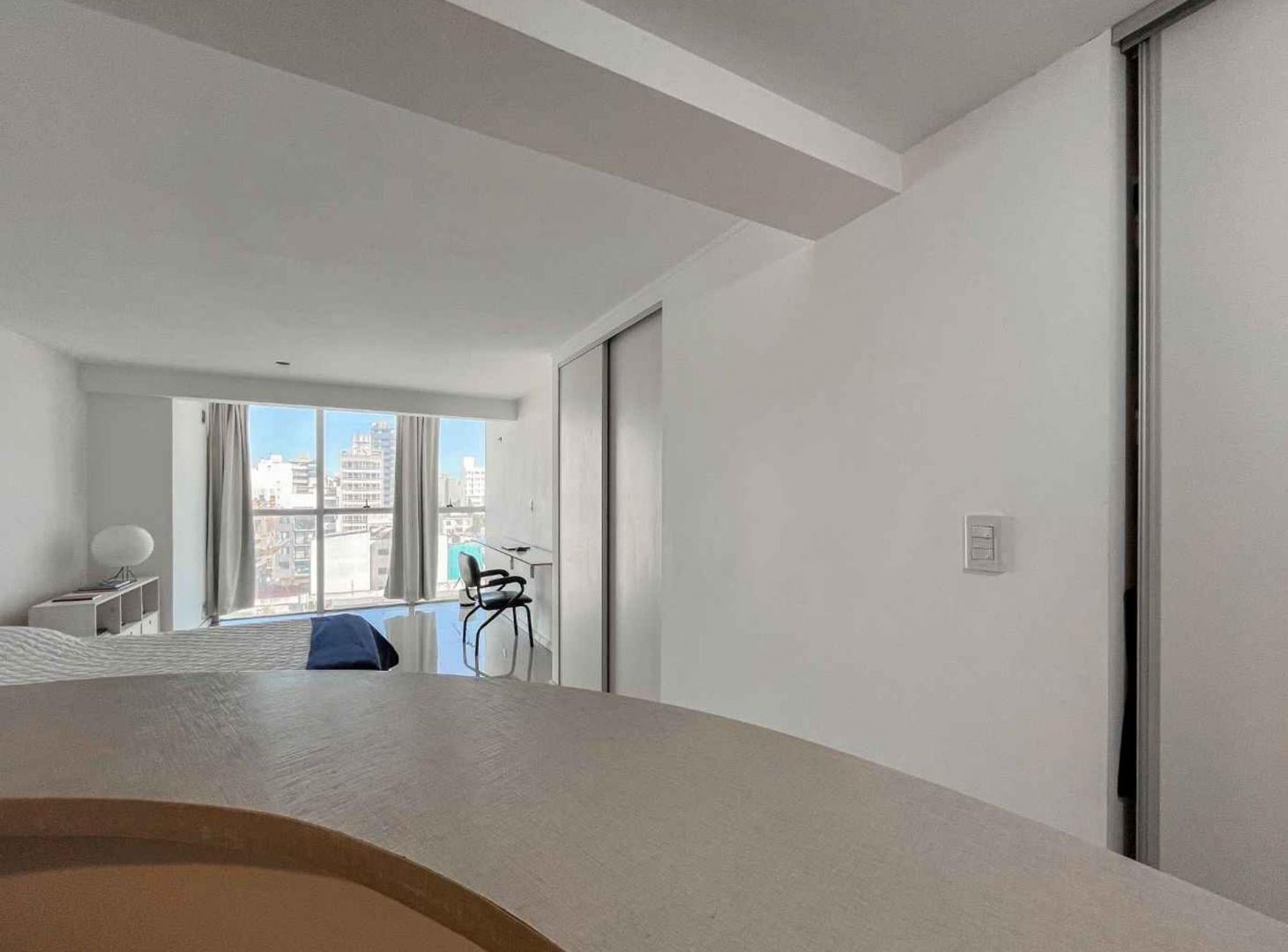 Foto de MONOAMBIENTE EN VENTA LA PLATA COCHERA, imagen 2