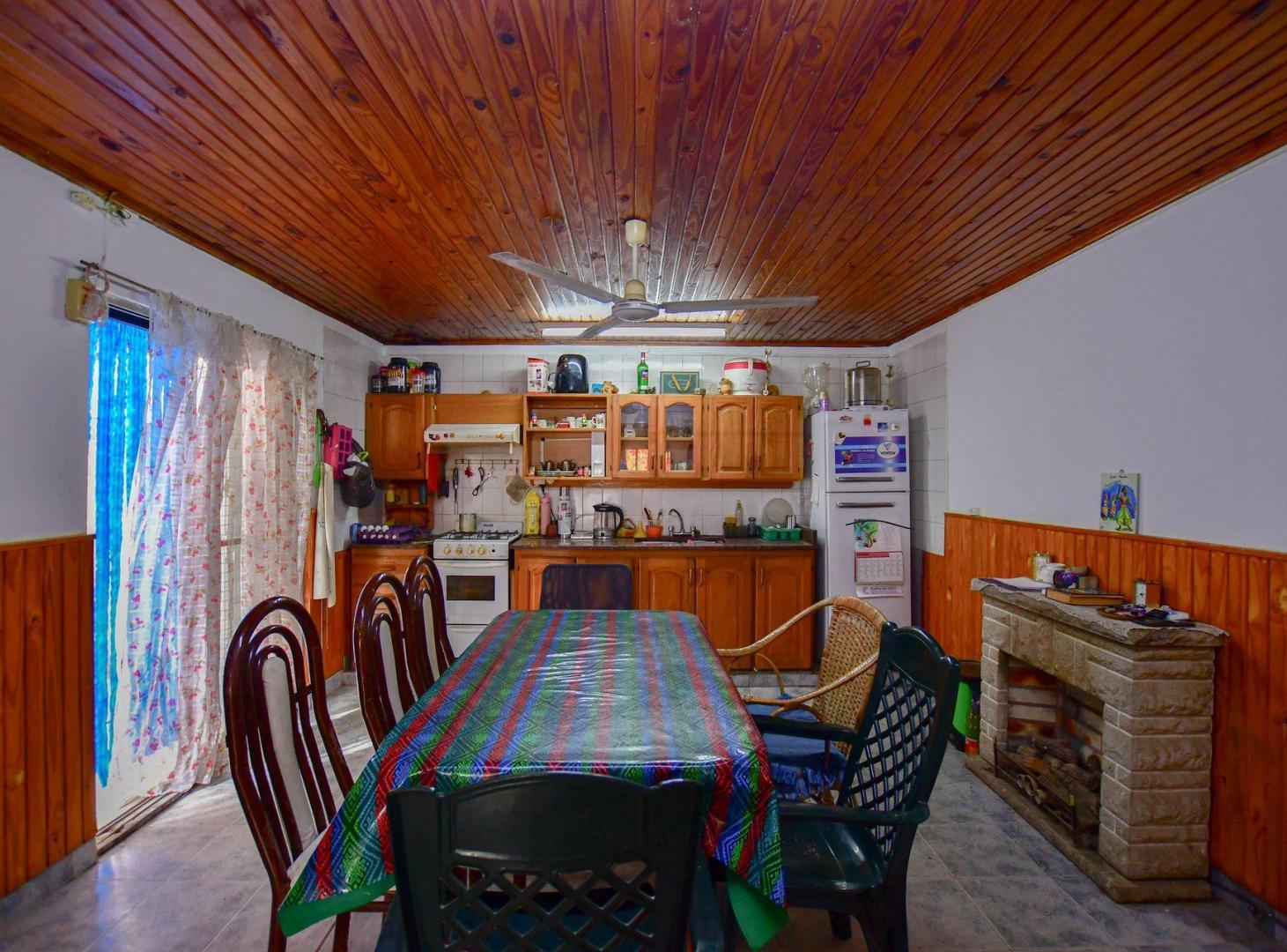 Foto de CASA VENTA LA PLATA 3 DORMITORIOS QUINCHO PATIO, imagen 3
