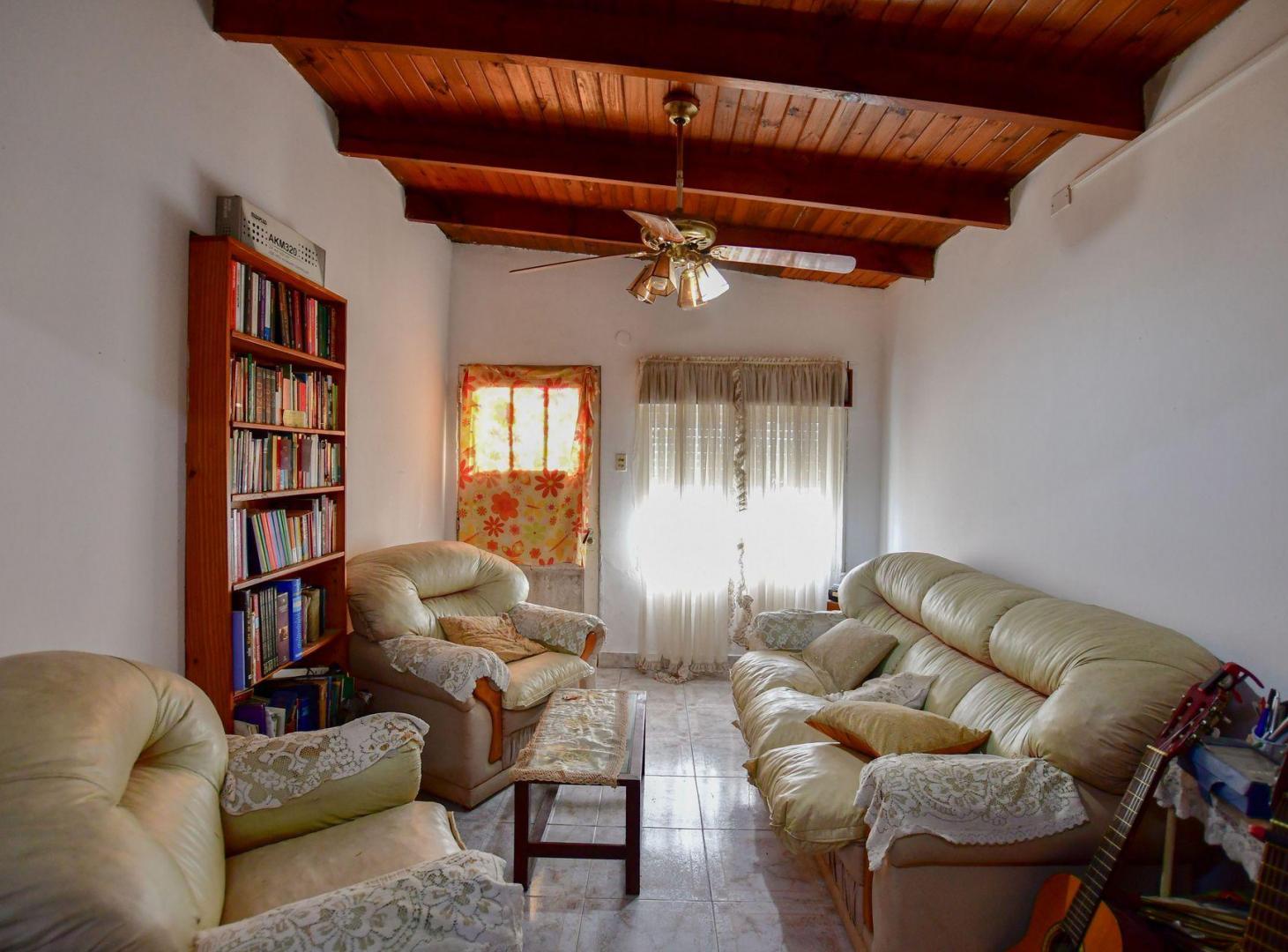 Foto de CASA VENTA LA PLATA 3 DORMITORIOS QUINCHO PATIO, imagen 5