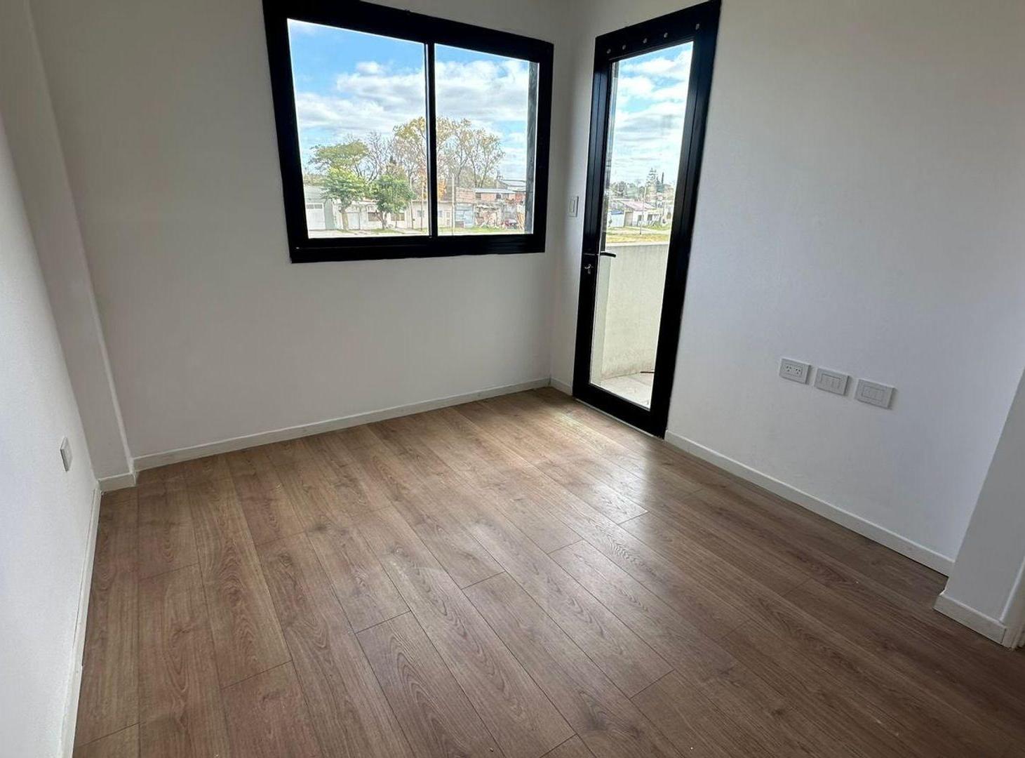 Foto de Duplex Venta La Plata 2 Dormitorios cochera patio, imagen 2