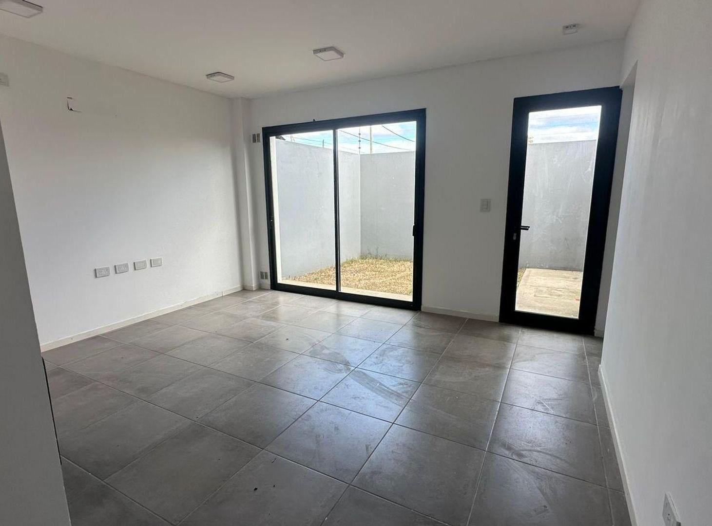 Foto de Duplex Venta La Plata 2 Dormitorios cochera patio, imagen 5