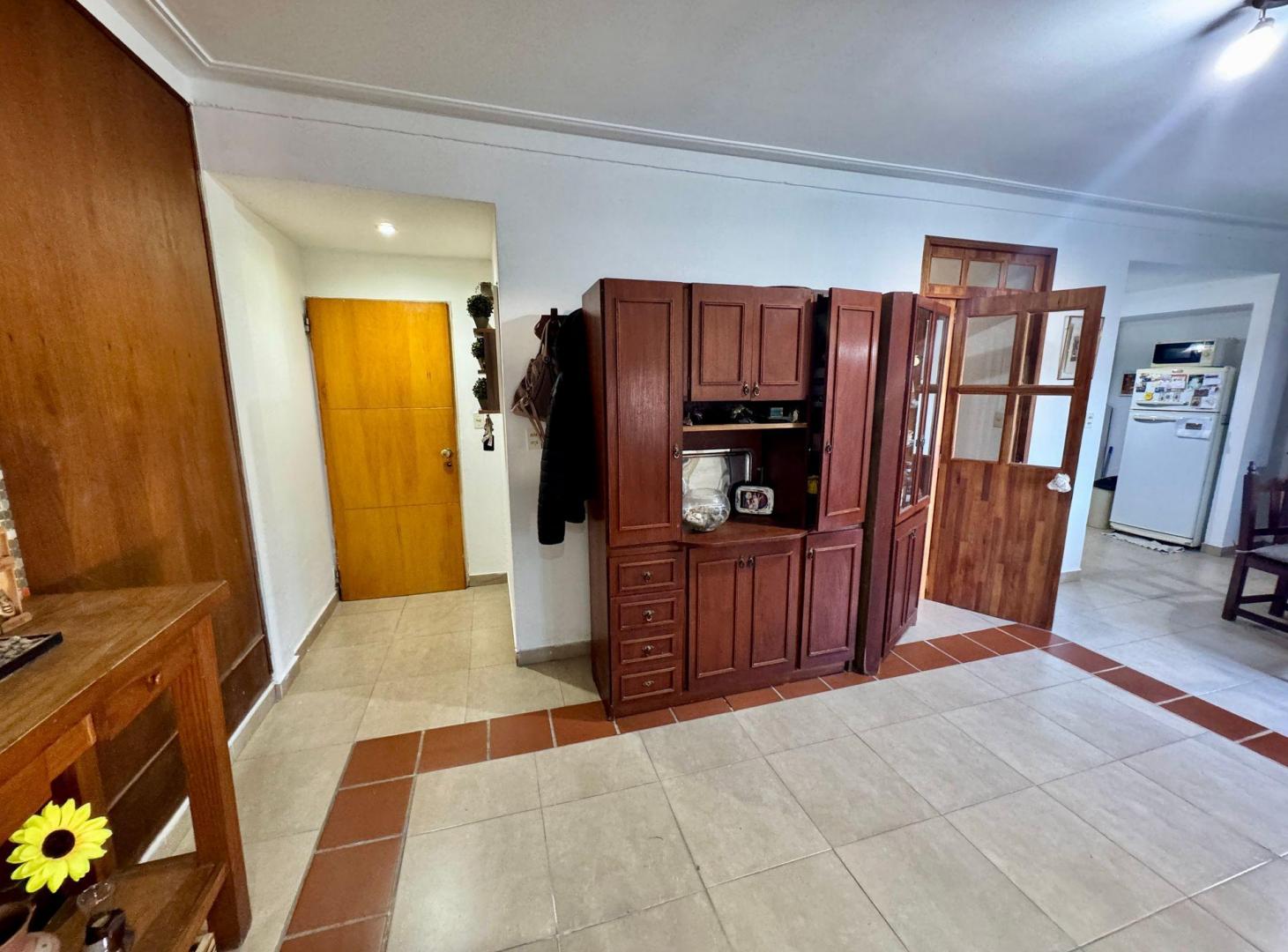 Foto de PH venta La Plata 4 dormitorios, patio y cochera, imagen 3
