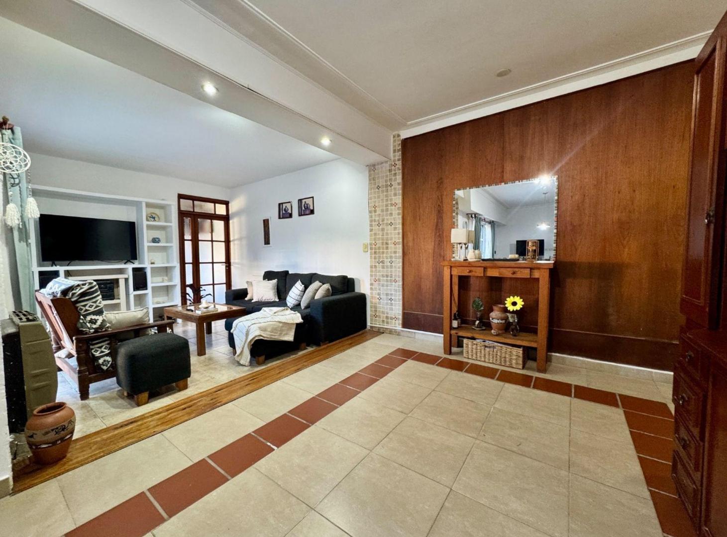 Foto de PH venta La Plata 4 dormitorios, patio y cochera, imagen 4