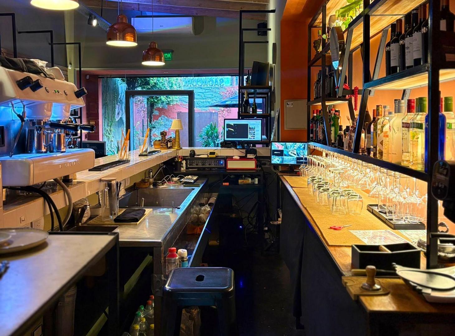 Foto de LOCAL COMERCIAL EN VENTA LA PLATA, imagen 4