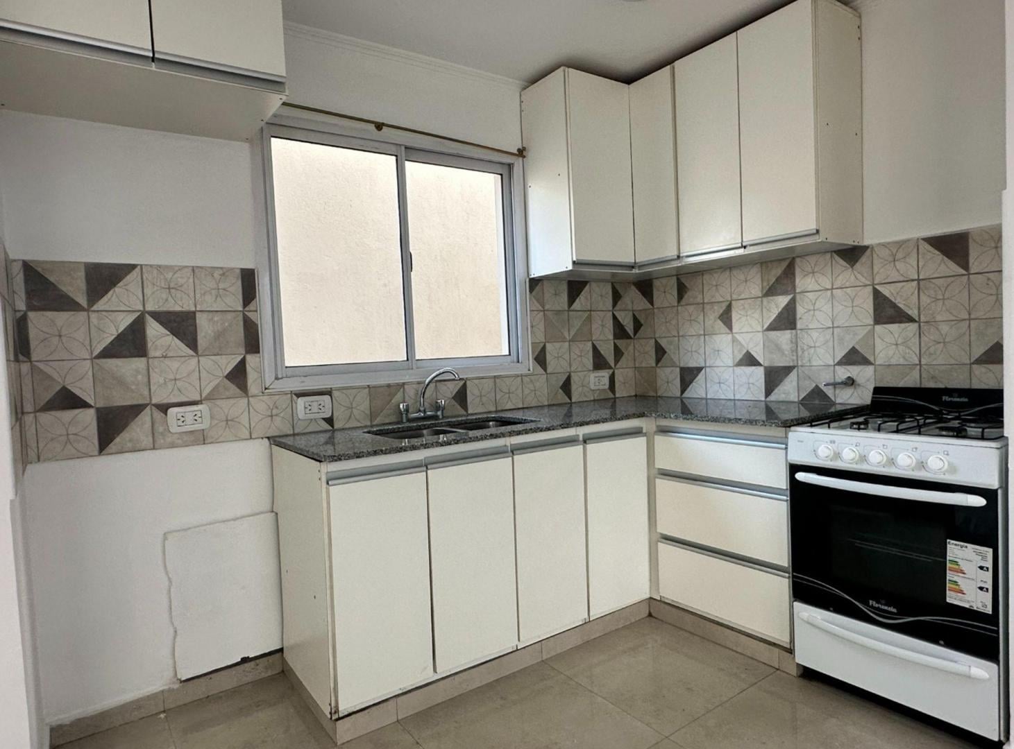 Foto de DEPARTAMENTO PH EN VENTA LA PLATA 2 DORMITORIOS, imagen 5