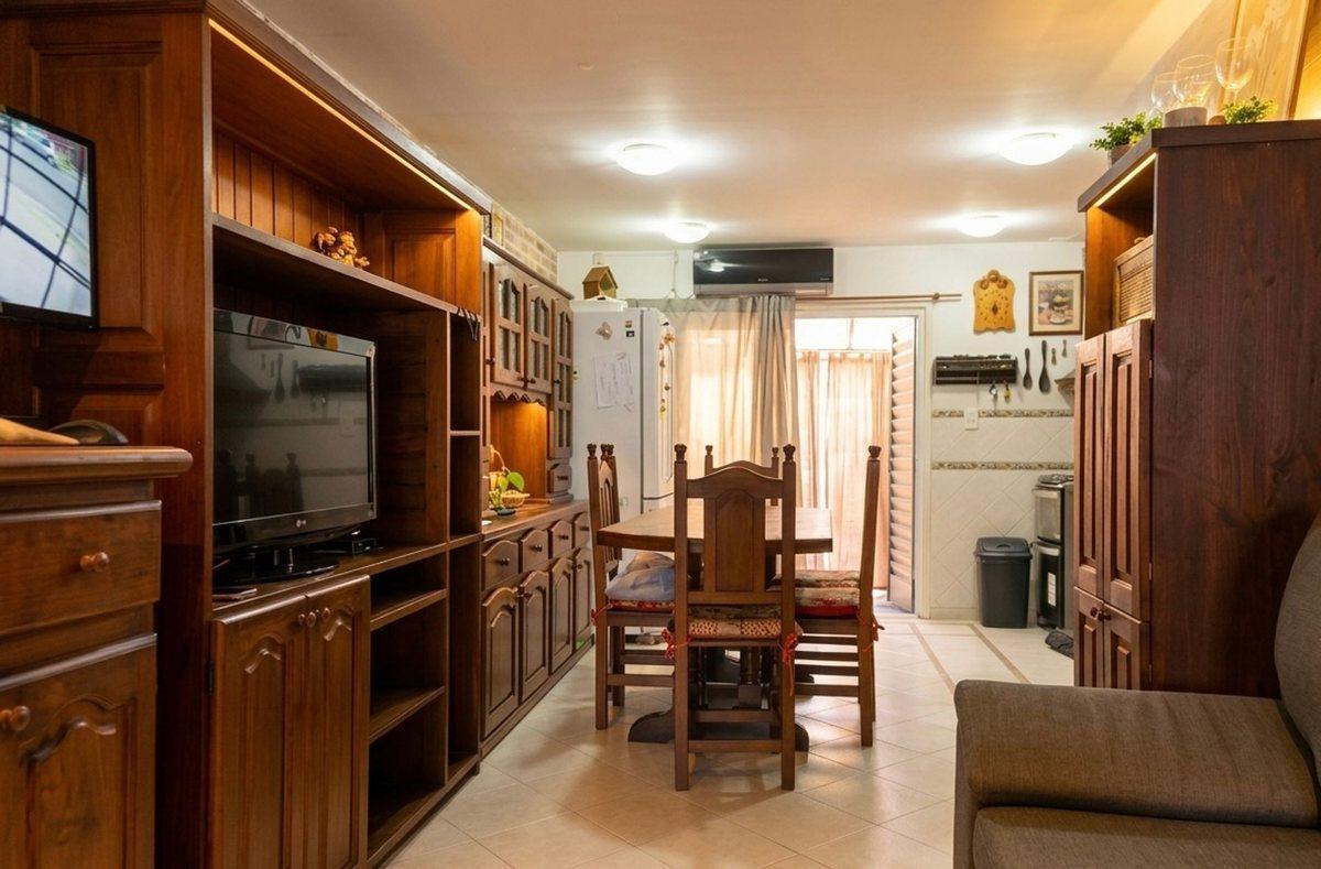 Foto de DUPLEX EN VENTA TOLOSA 2 DORMITORIOS COCHERA, imagen 1