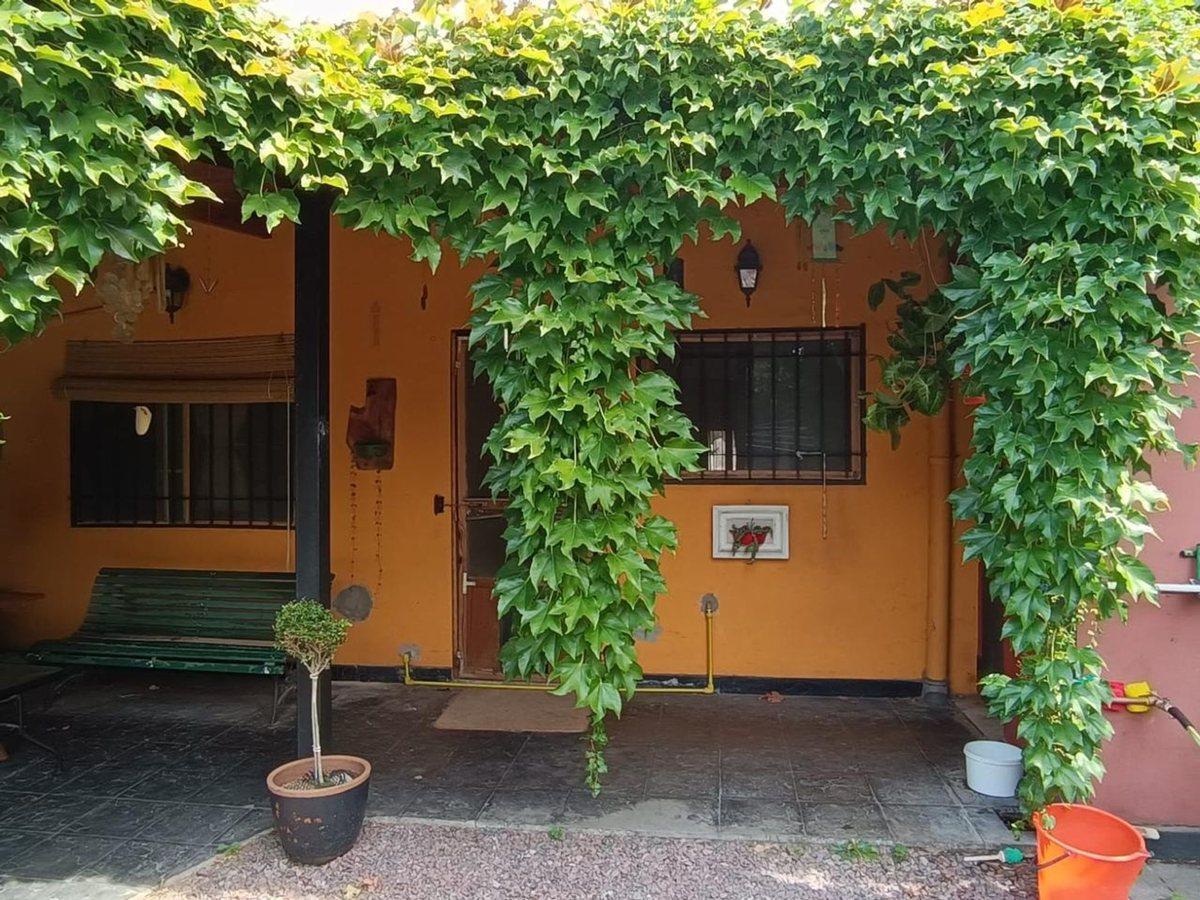 Foto de CASA EN VENTA LA PLATA 2 DORMITORIOS APTA BANCO, imagen 4