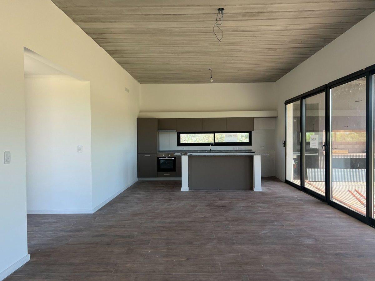 Foto de CASA EN VENTA LOBOS 3 DORMITORIOS LA FEDERALA, imagen 1