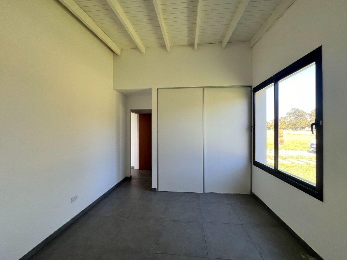 Foto de CASA EN VENTA LOBOS 2 DORMITORIOS LA FEDERALA, imagen 3