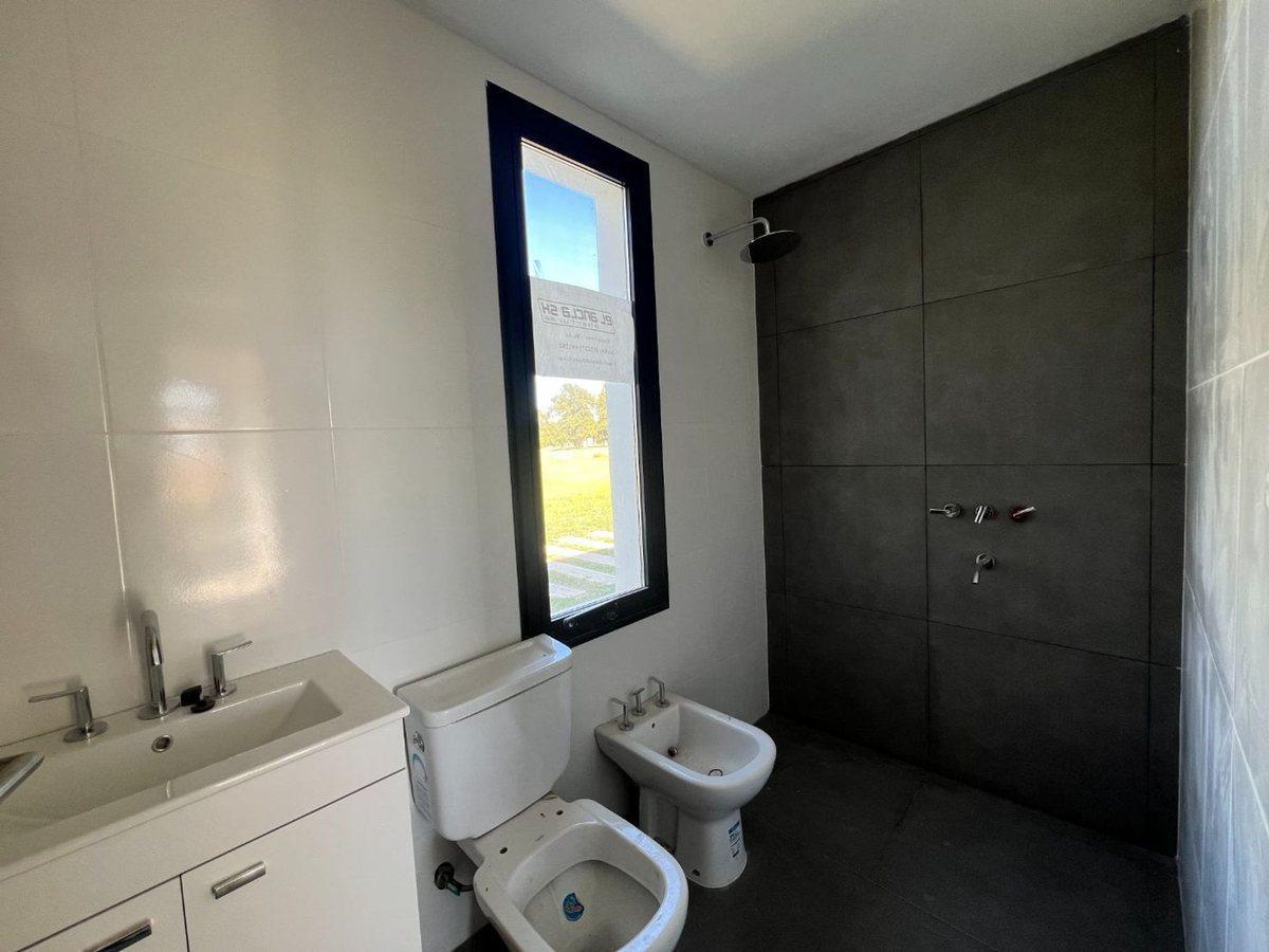 Foto de CASA EN VENTA LOBOS 2 DORMITORIOS LA FEDERALA, imagen 4