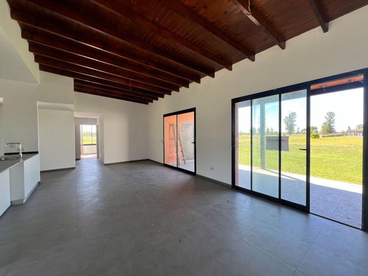 Foto de CASA EN VENTA LOBOS 3 DORMITORIOS LA FEDERALA, imagen 4