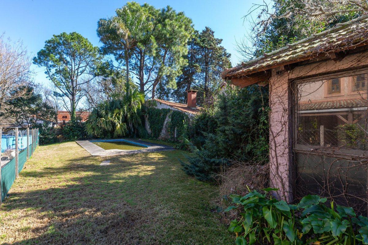 Foto de LOTE EN VENTA LA PLATA PILETA, imagen 1