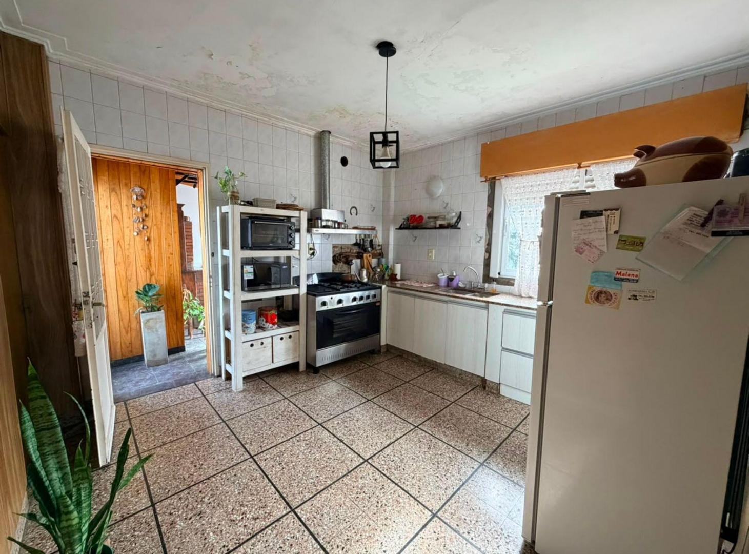 Foto de CASA EN VENTA LOS HORNOS APTA BANCO, imagen 2