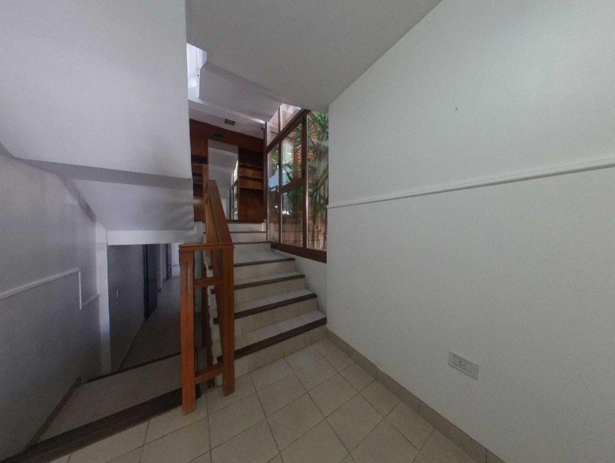 Foto de CASA VENTA LA PLATA 4 DORMITORIOS QUINCHO PILETA, imagen 5