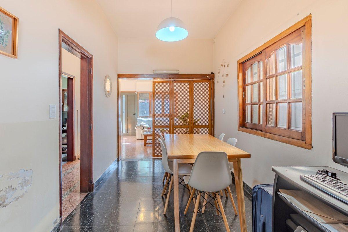 Foto de CASA EN VENTA LOS HORNOS 3 DORMITORIOS, imagen 2