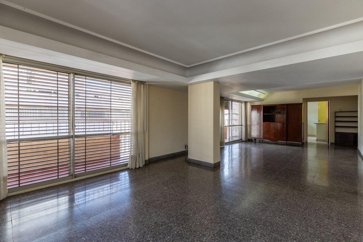 Foto de DEPARTAMENTO EN VENTA LA PLATA 4 DORMITORIOS, imagen 3