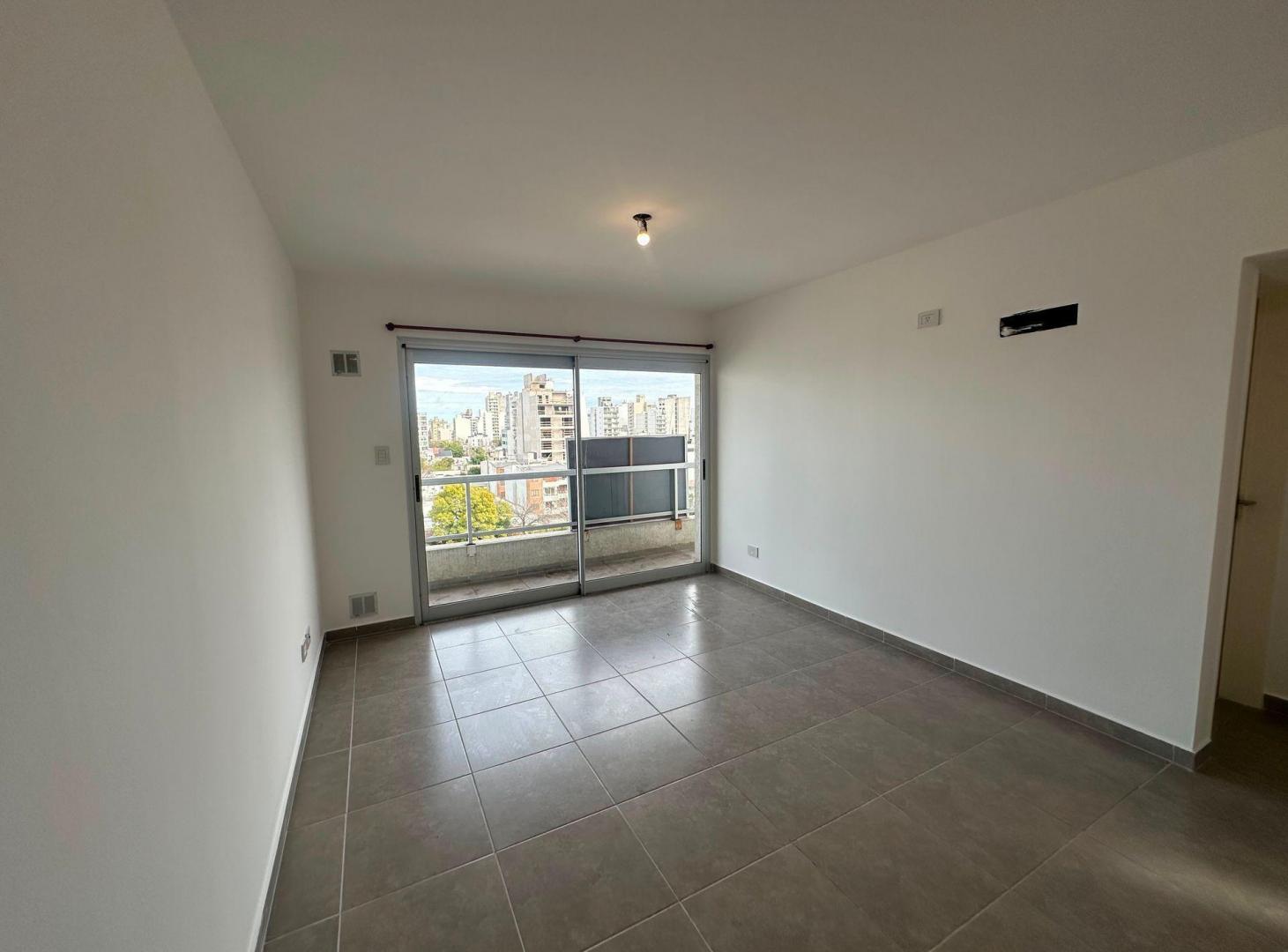 Foto de DEPARTAMENTO EN VENTA EN LA PLATA 1 DORMITORIO, imagen 3