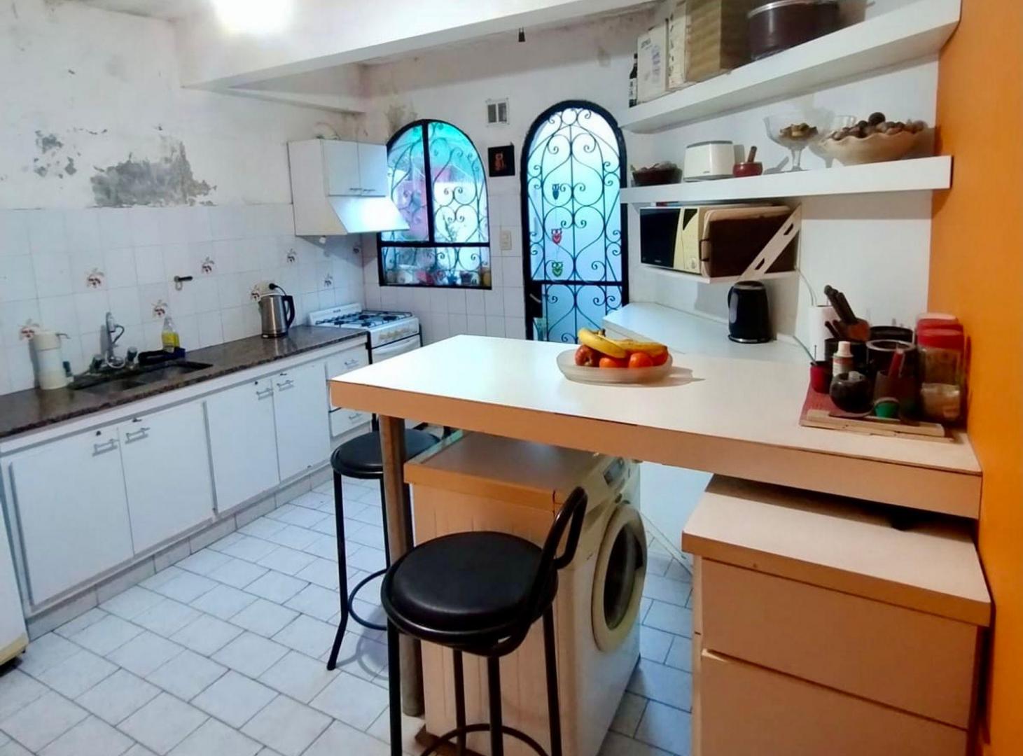 Foto de PH VENTA LA PLATA 2 DORMITORIOS AL FRENTE Y PATIO, imagen 3