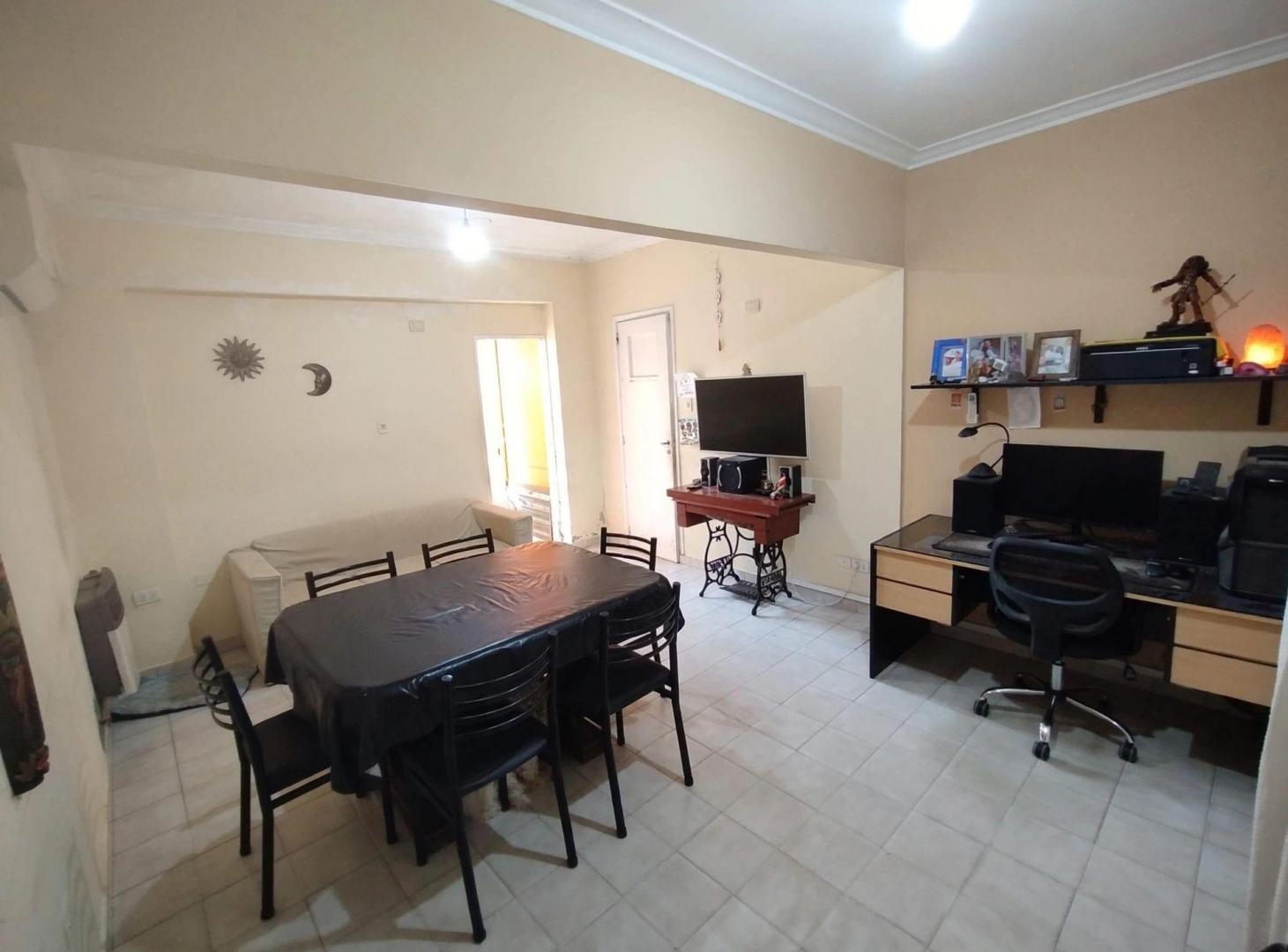Foto de PH VENTA LA PLATA 2 DORMITORIOS AL FRENTE Y PATIO, imagen 4