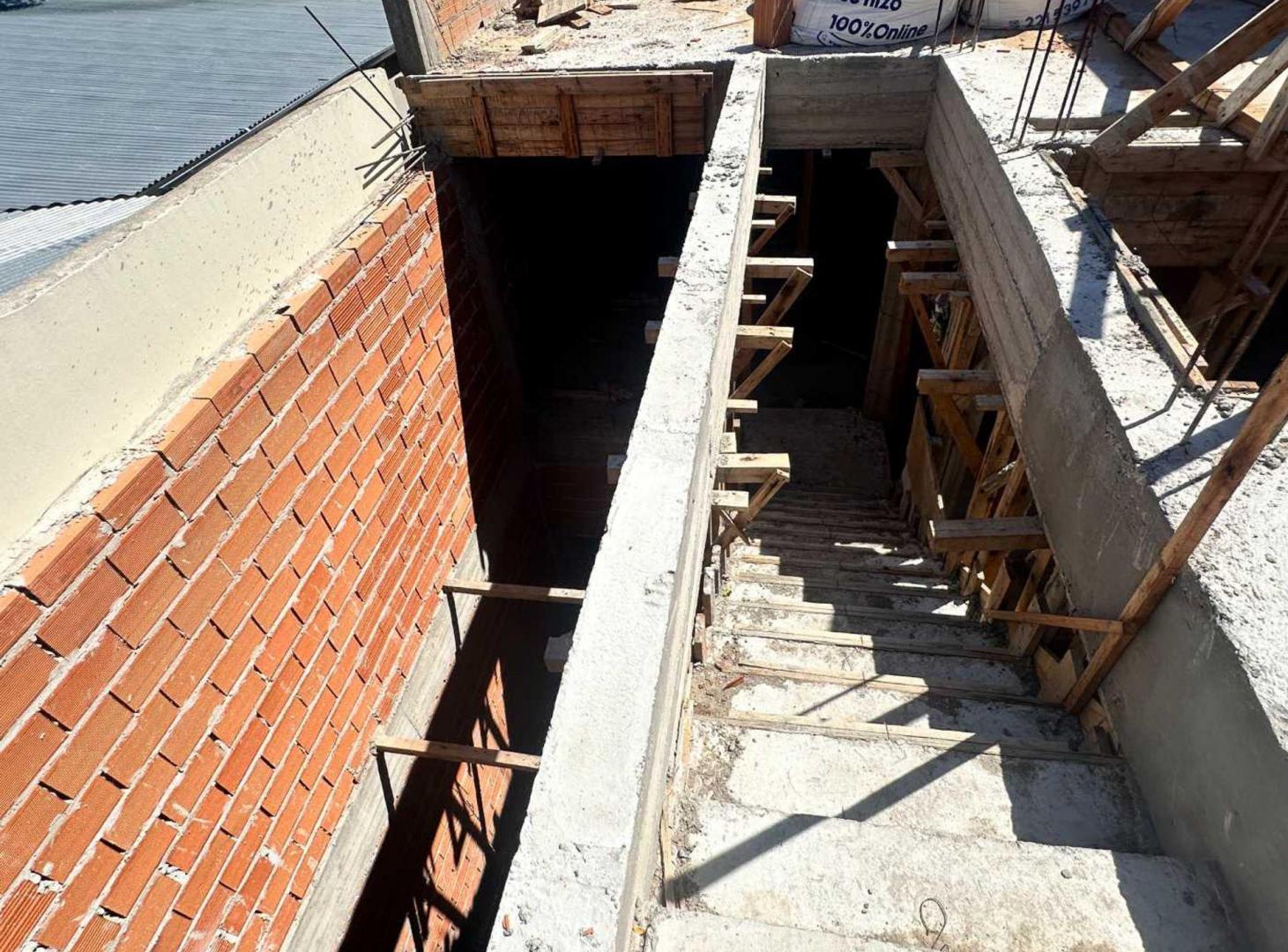 Foto de DEPARTAMENTO MONOAMBIENTE EN VENTA LA PLATA BALCON, imagen 2