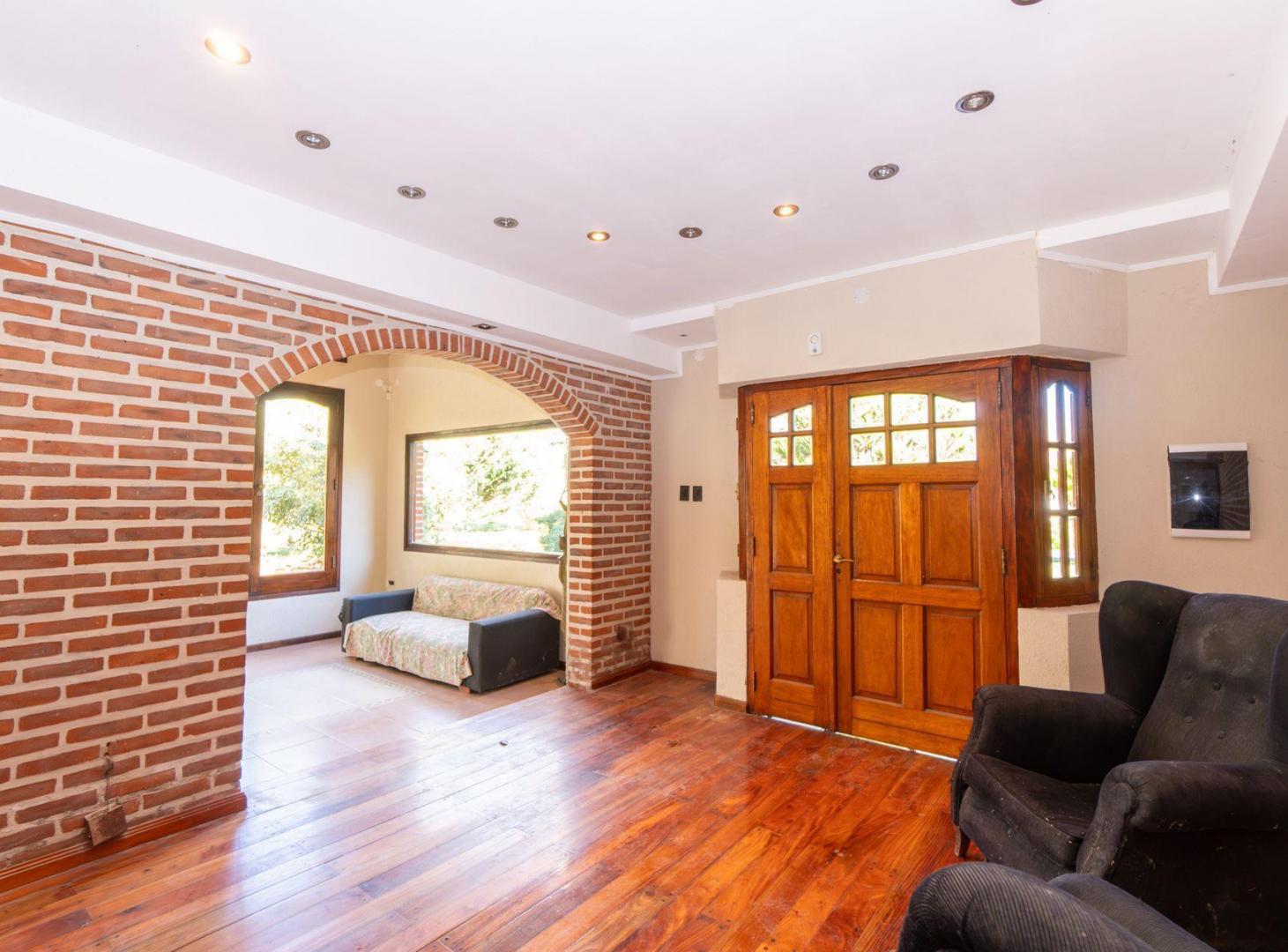 Foto de CASA TIPO CHALET EN VENTA ARANA CON PILETA, imagen 3