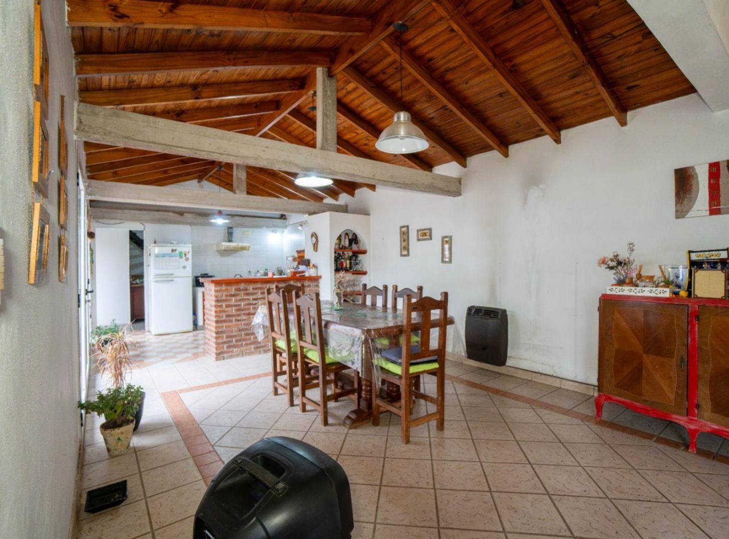 Foto de CASA EN VENTA VILLA ELISA 3 DORMITORIOS PILETA, imagen 2