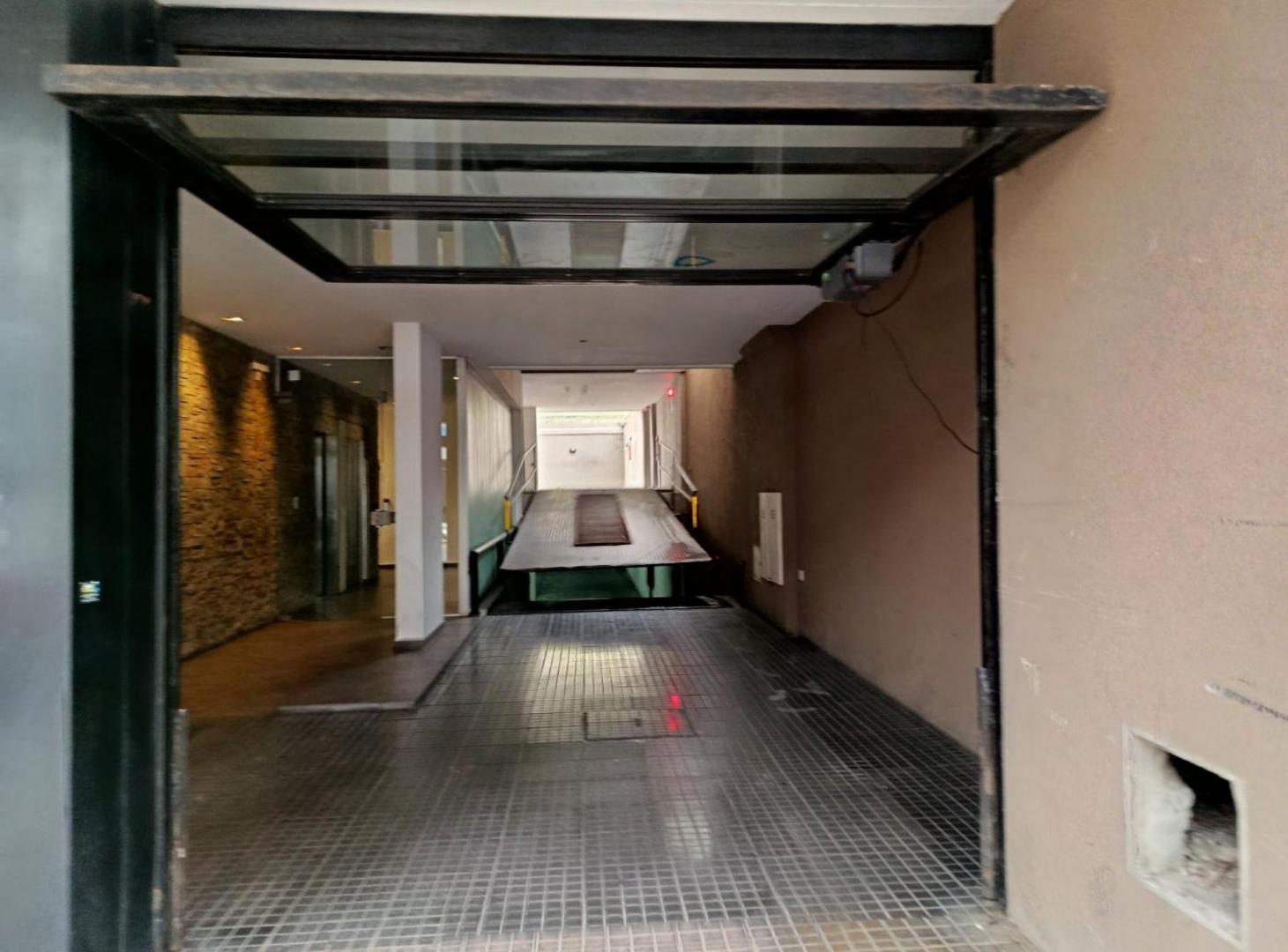 Foto de Cochera en Venta en La Plata calle 12, imagen 4