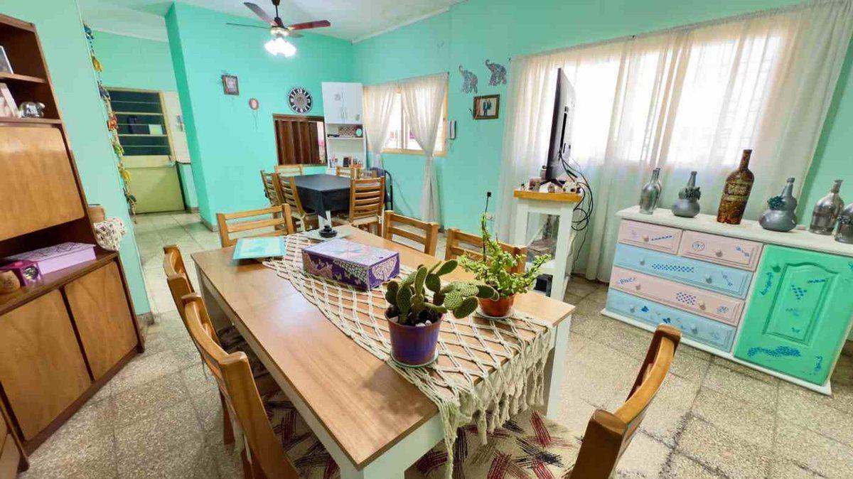 Foto de CASA EN VENTA LA PLATA 4 DORMITORIOS COCHERA, imagen 2