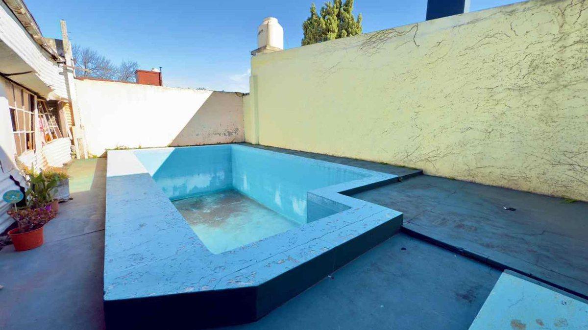 Foto de CASA EN VENTA LA PLATA 4 DORMITORIOS COCHERA, imagen 4
