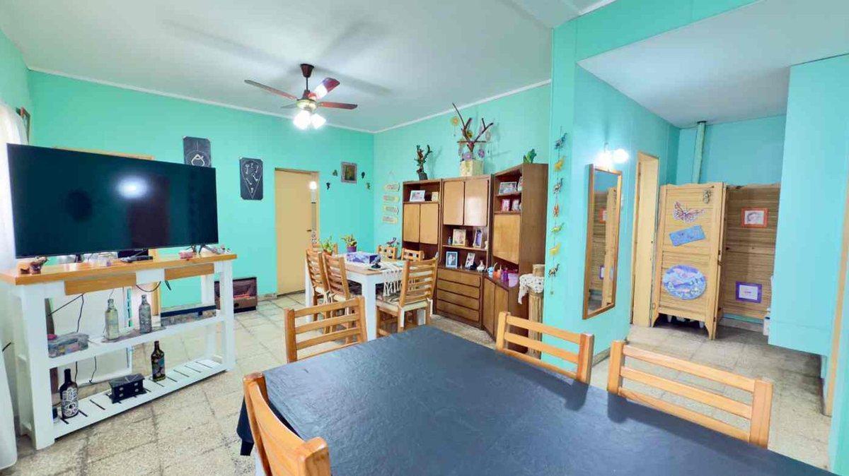 Foto de CASA EN VENTA LA PLATA 4 DORMITORIOS COCHERA, imagen 3