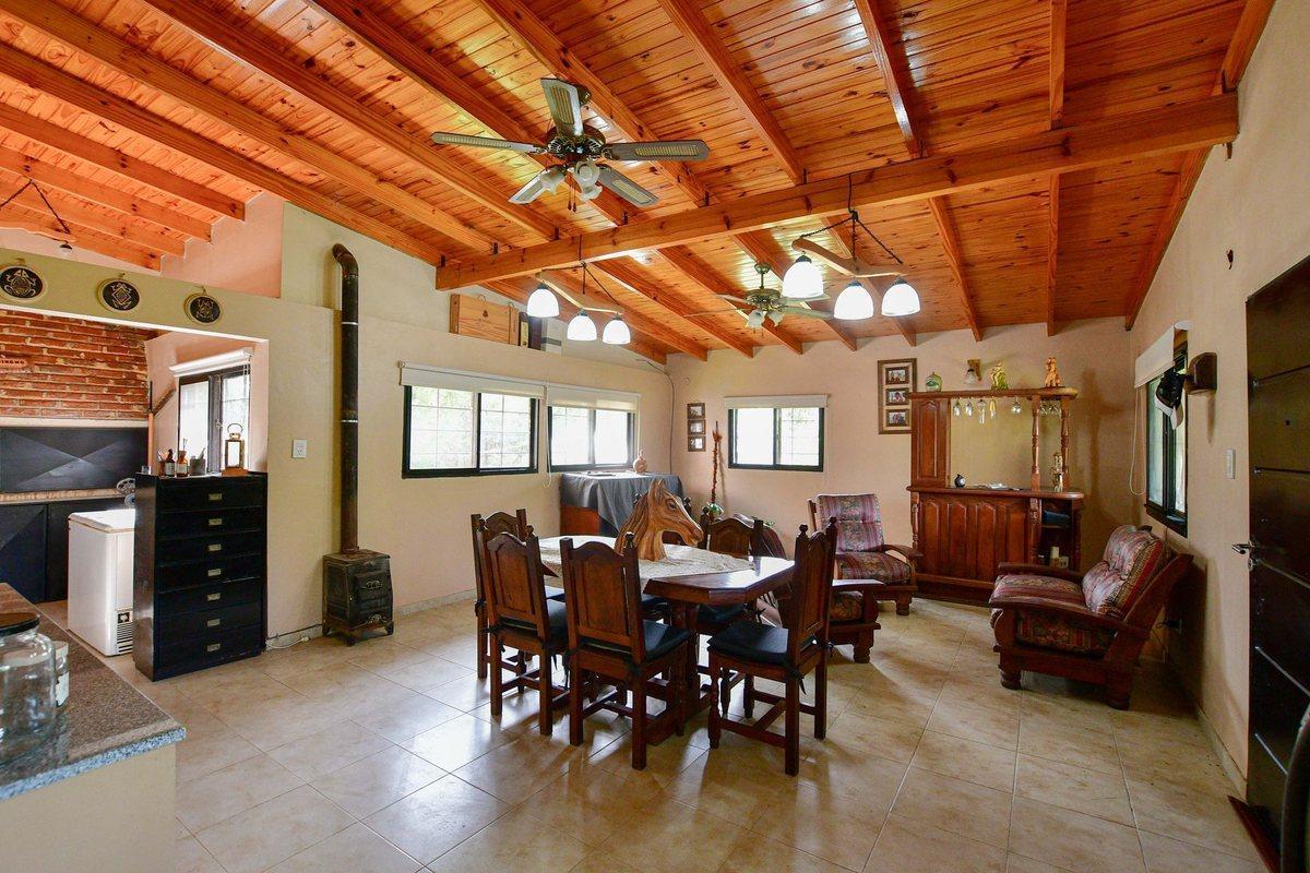 Foto de CASA VENTA LOS TALAS BERISSO 2 DORMITORIOS PILETA, imagen 1